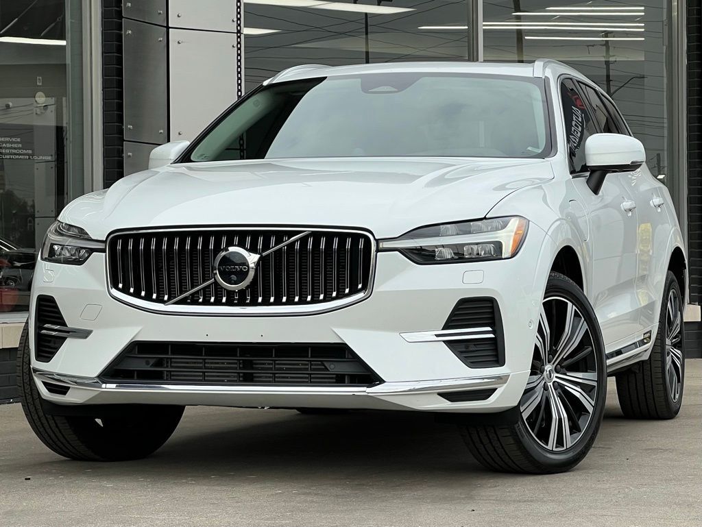 2022 VOLVO XC60