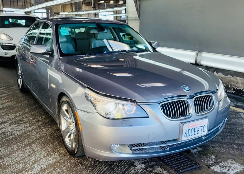 BMW 528i
