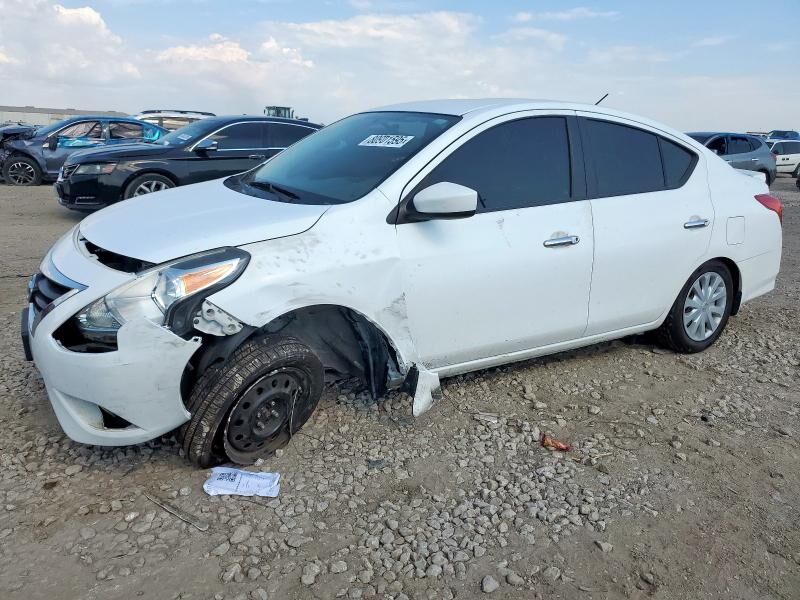 Nissan Versa