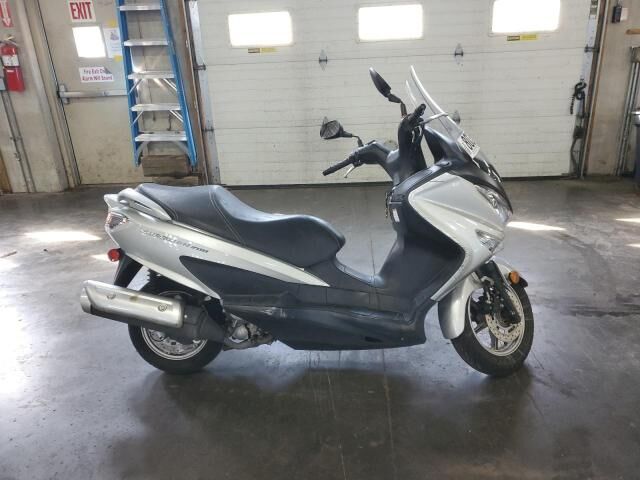 Suzuki UH200L