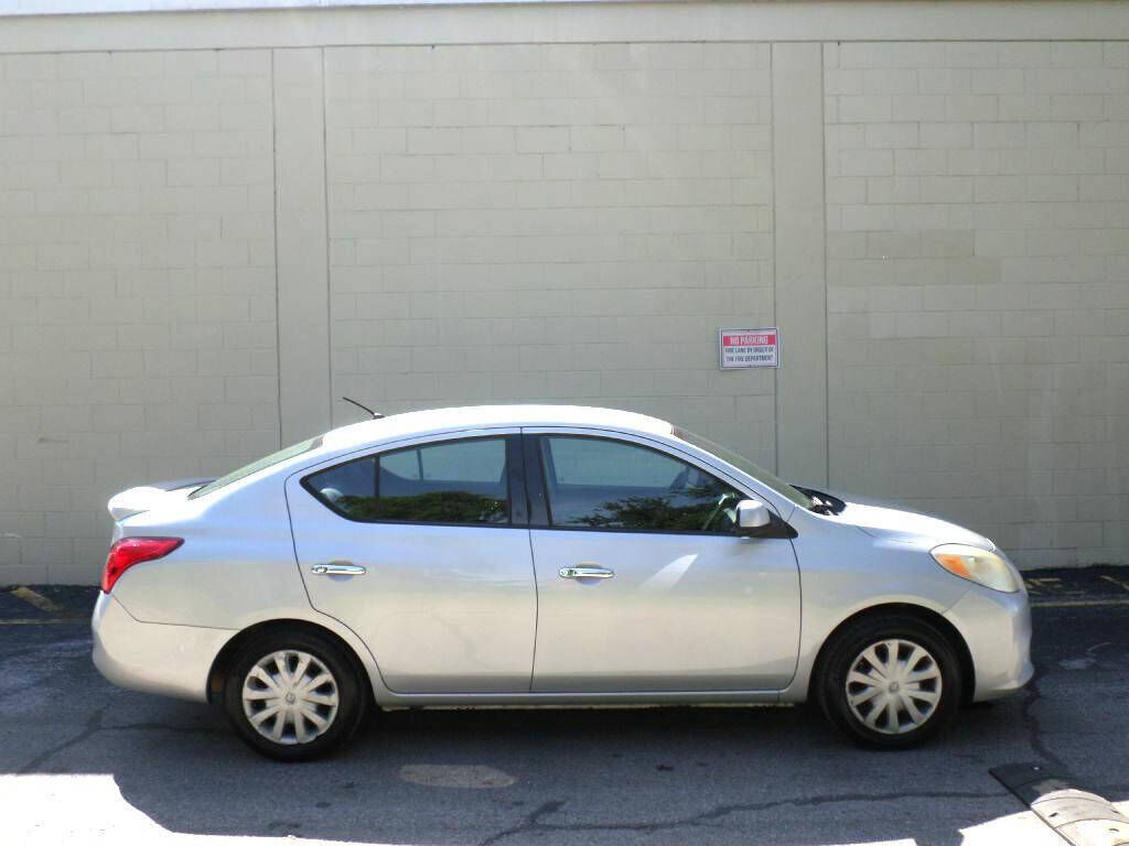 Nissan Versa
