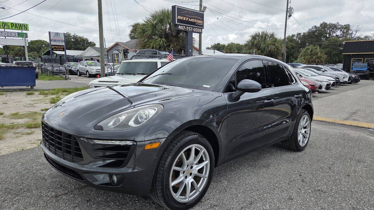 2017 PORSCHE Macan