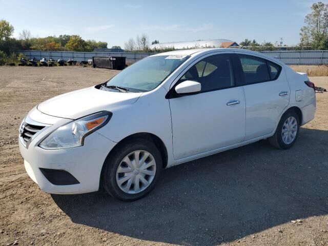 Nissan Versa