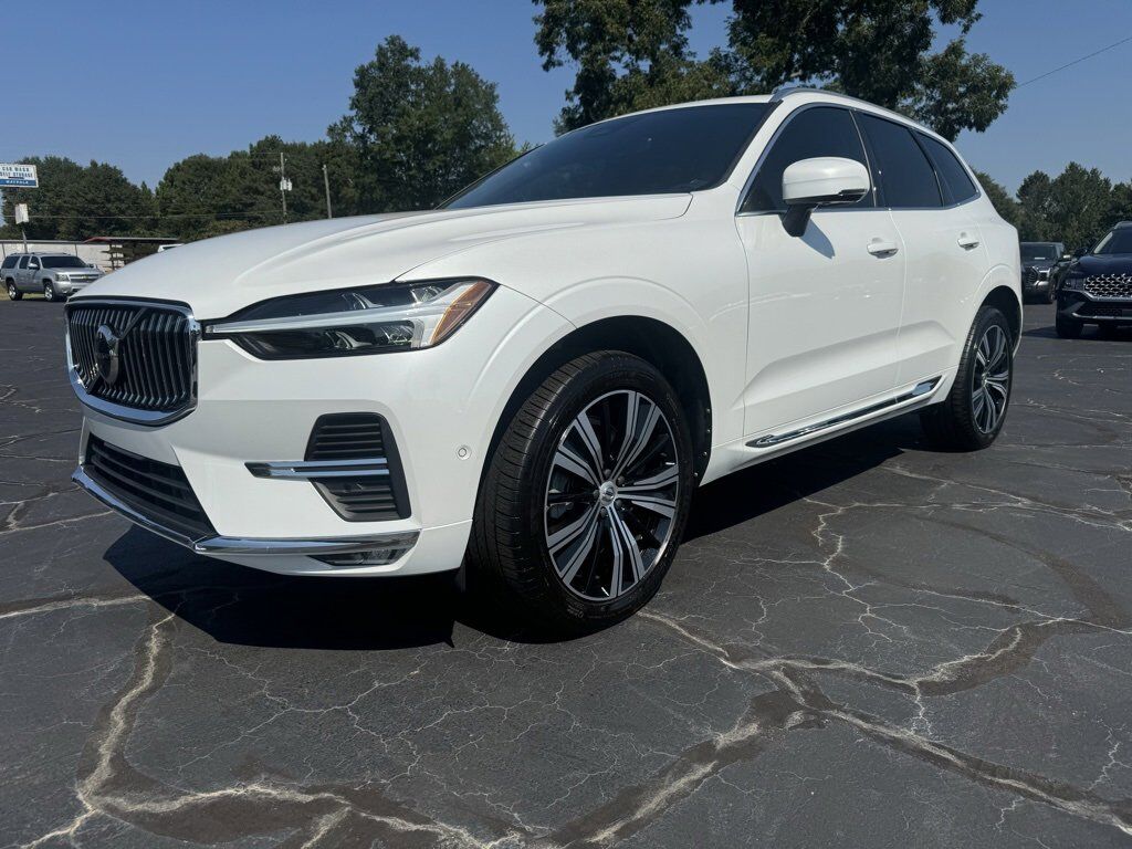 2022 VOLVO XC60
