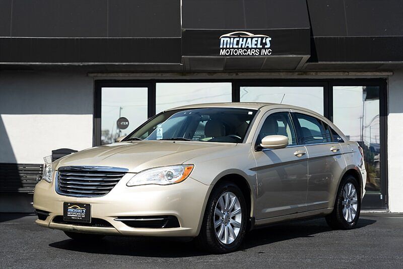 2011 CHRYSLER 200