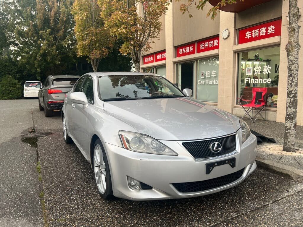 Lexus IS