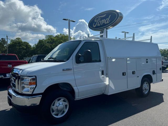 2025 FORD E-350