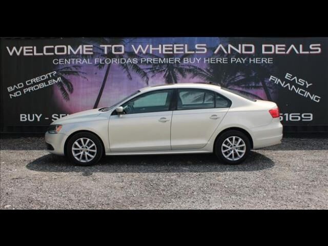 2012 VOLKSWAGEN Jetta