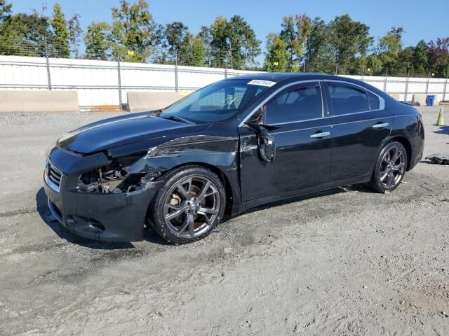 Nissan Maxima