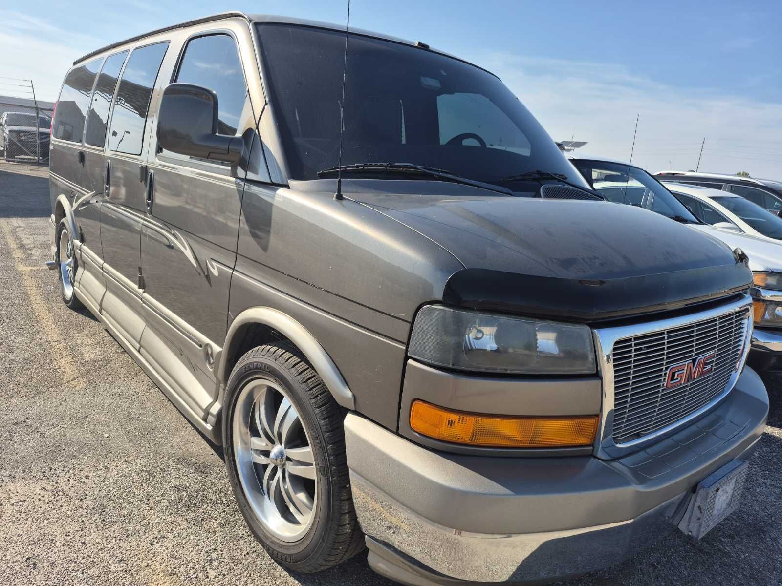 GMC Savana