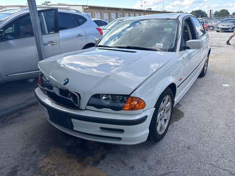 BMW 323i
