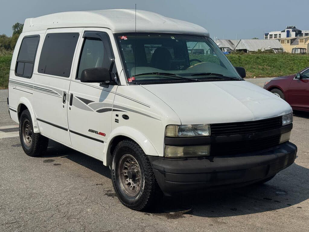 Chevrolet Astro Van