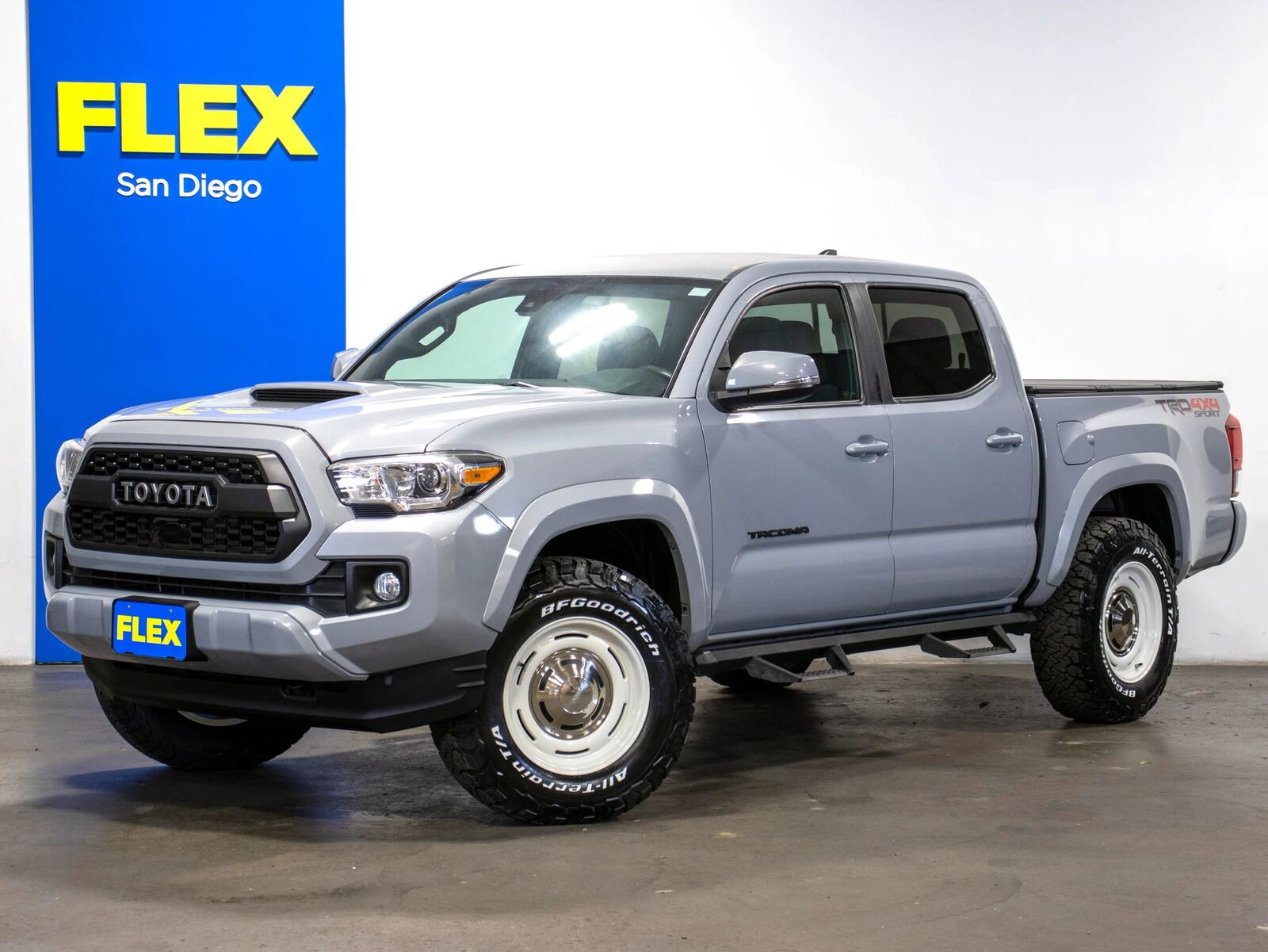 2019 TOYOTA Tacoma