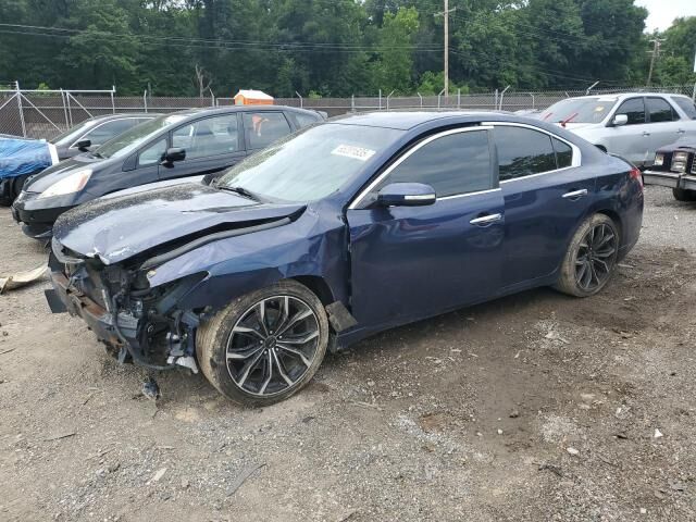 Nissan Maxima