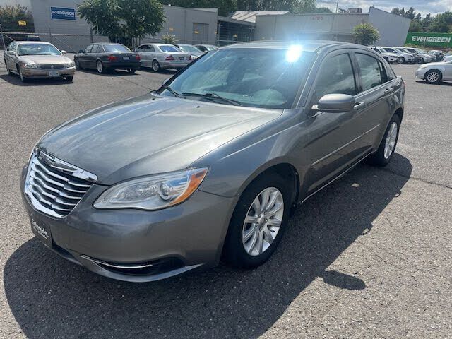 2013 CHRYSLER 200