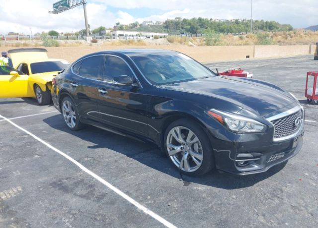 Infiniti Q70
