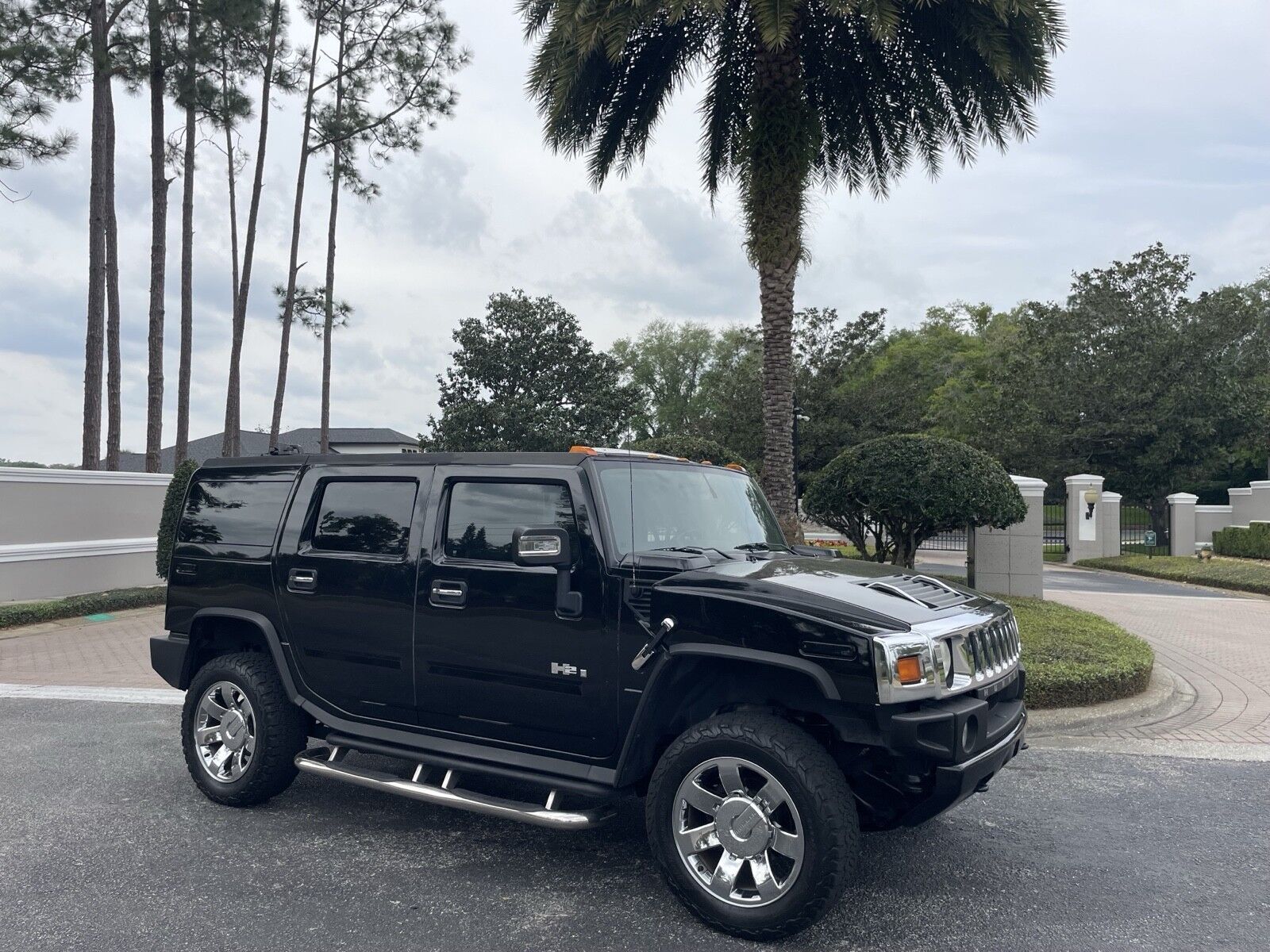 HUMMER H2