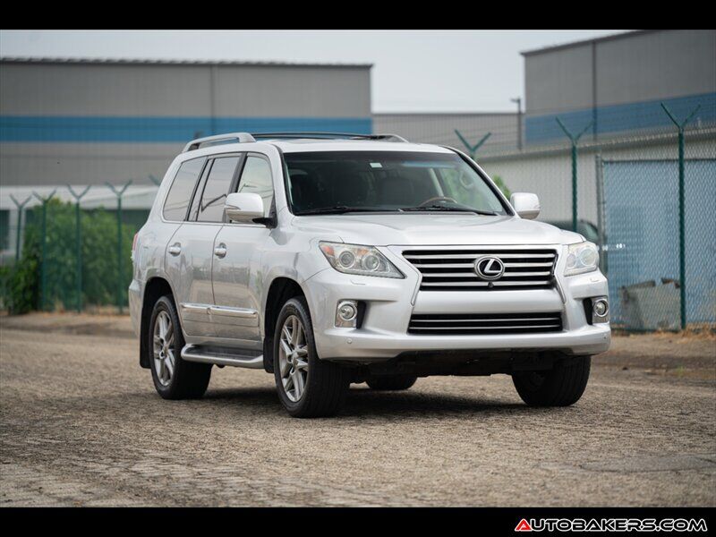 Lexus LX