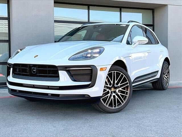 2025 PORSCHE Macan