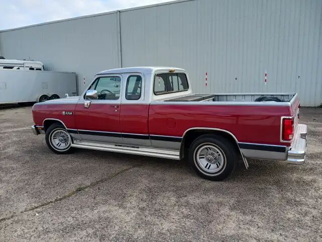 Dodge D-Series