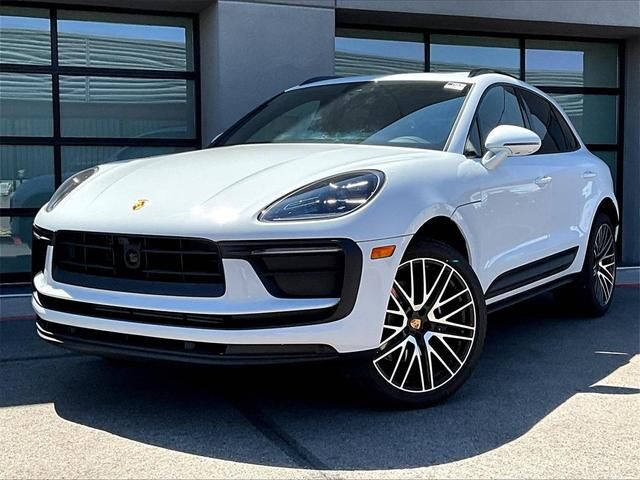 2025 PORSCHE Macan