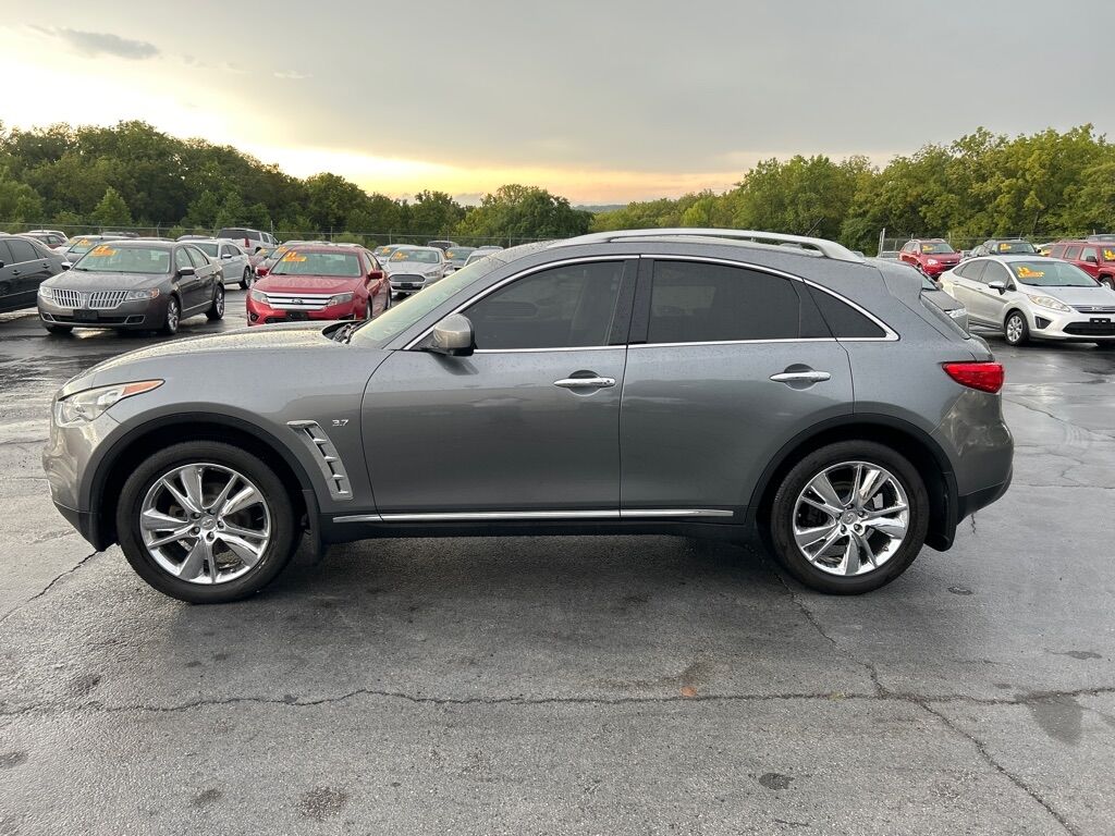 2016 INFINITI QX70