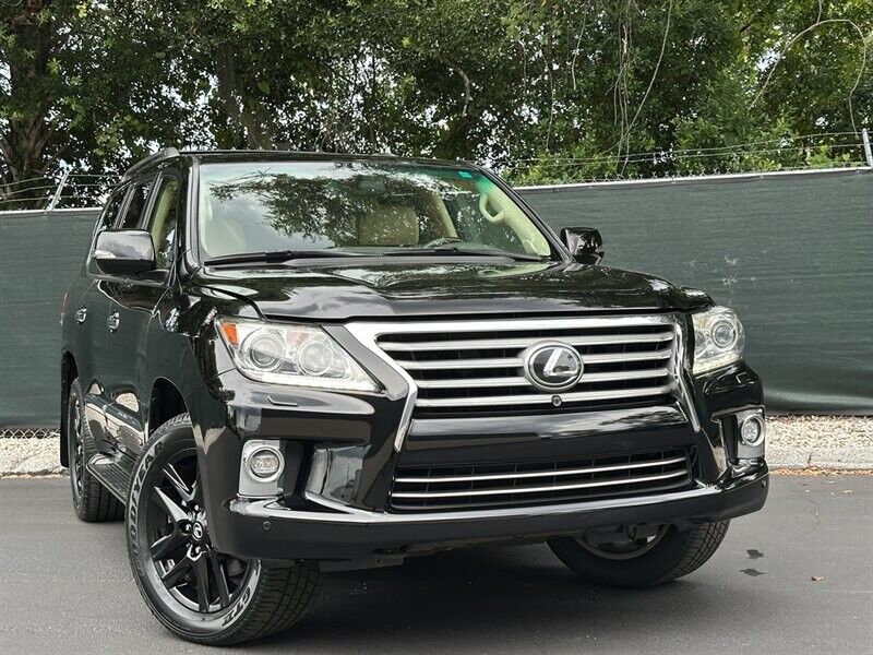 Lexus LX