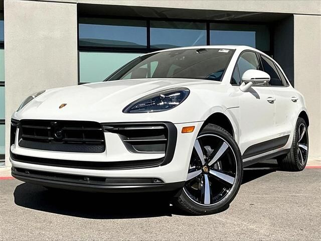 2025 PORSCHE Macan