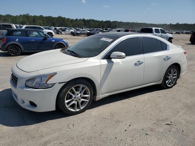 Nissan Maxima