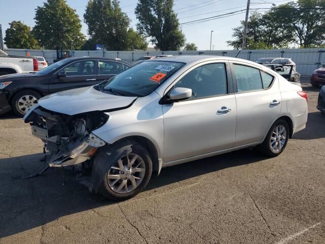 Nissan Versa