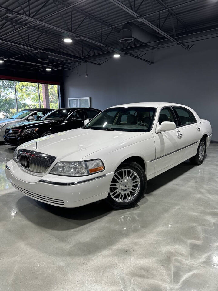 2009 LINCOLN Town Car