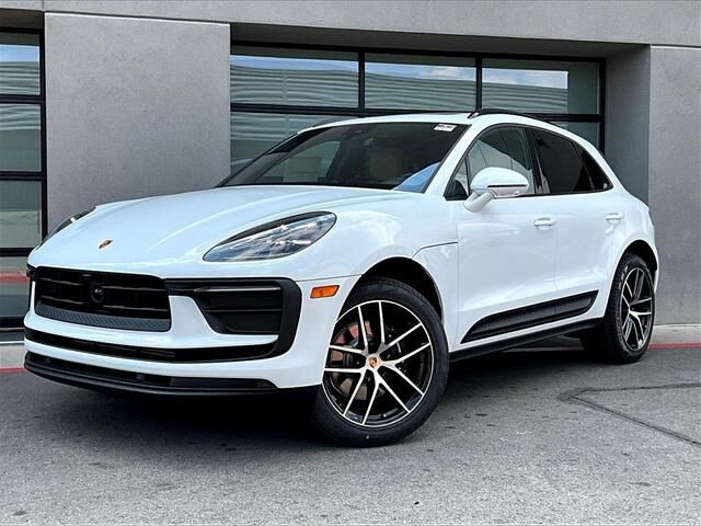 2025 PORSCHE Macan