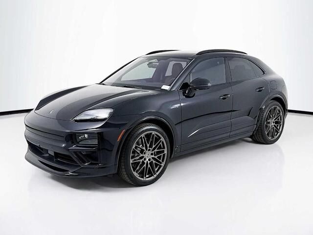 2025 PORSCHE Macan