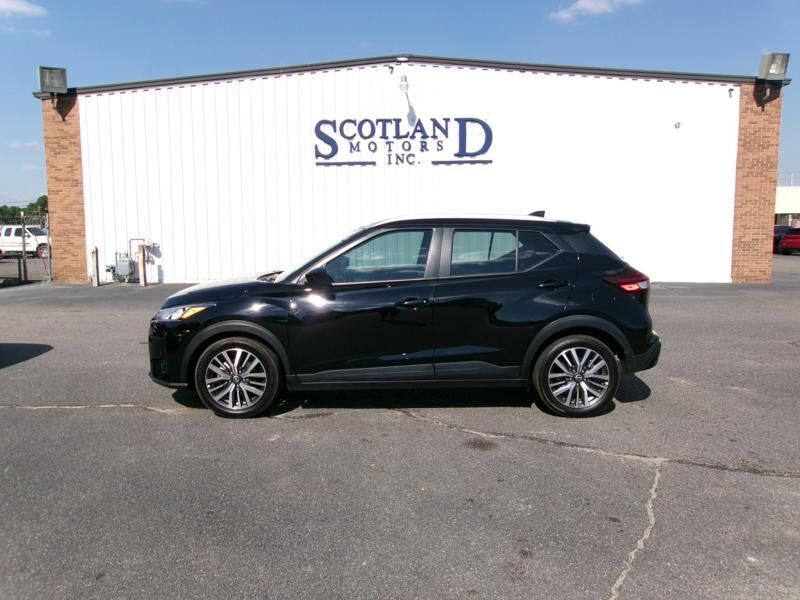 2024 NISSAN Kicks