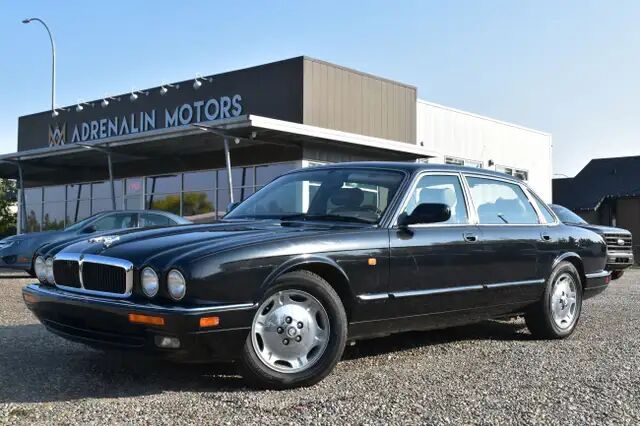 Jaguar XJ6