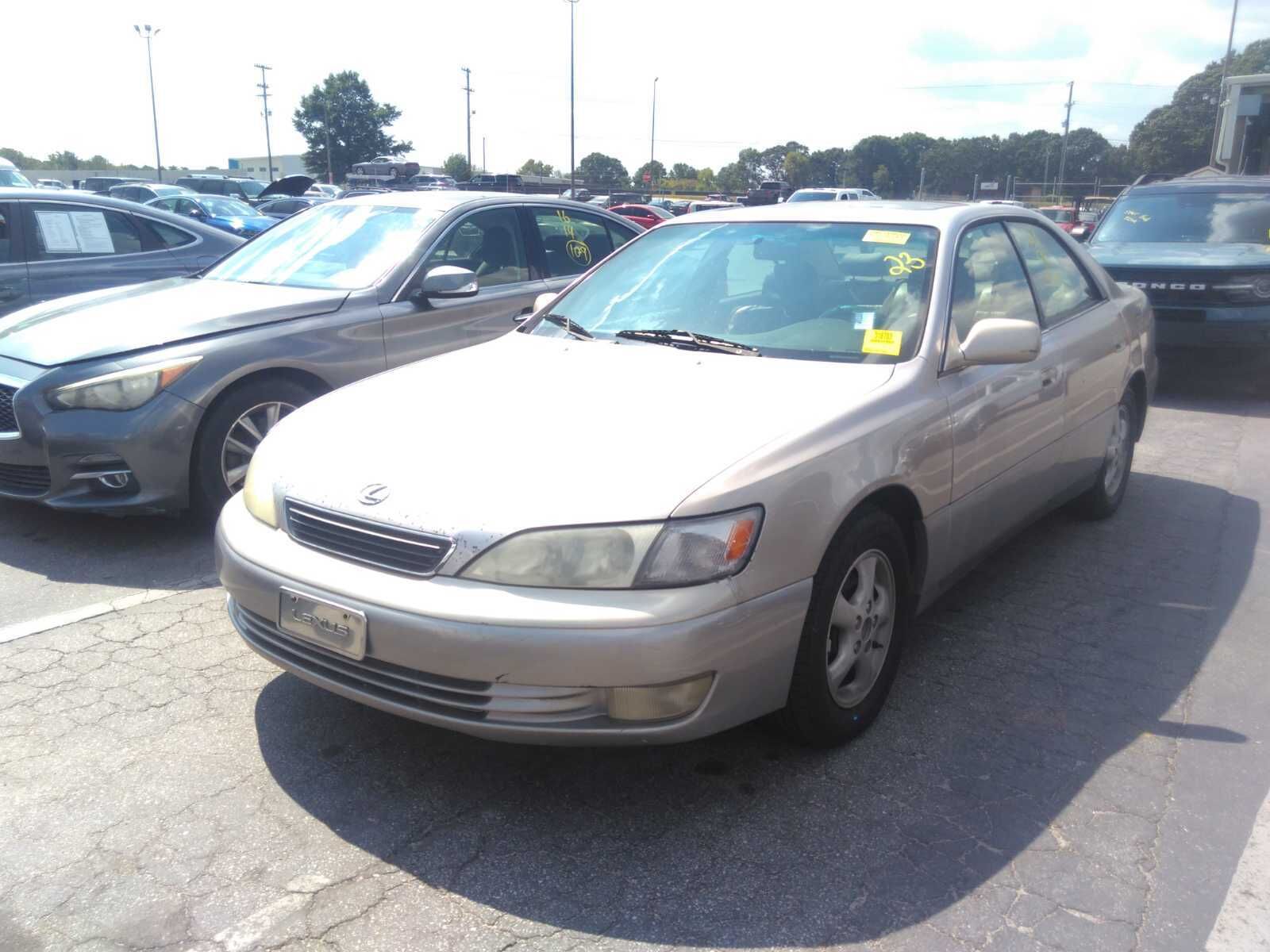 Lexus ES