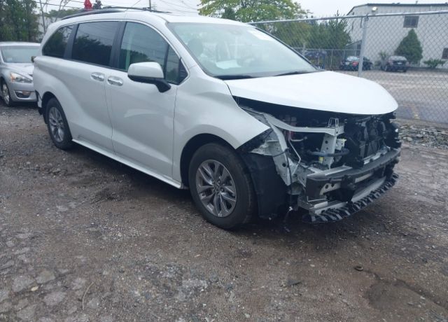 2024 TOYOTA Sienna