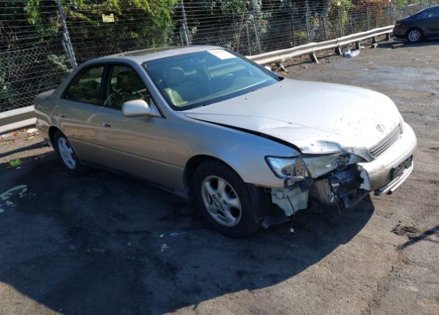 Lexus ES