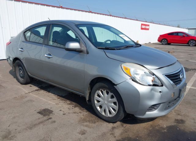 Nissan Versa