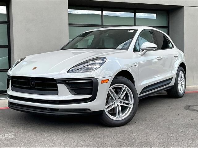 2025 PORSCHE Macan