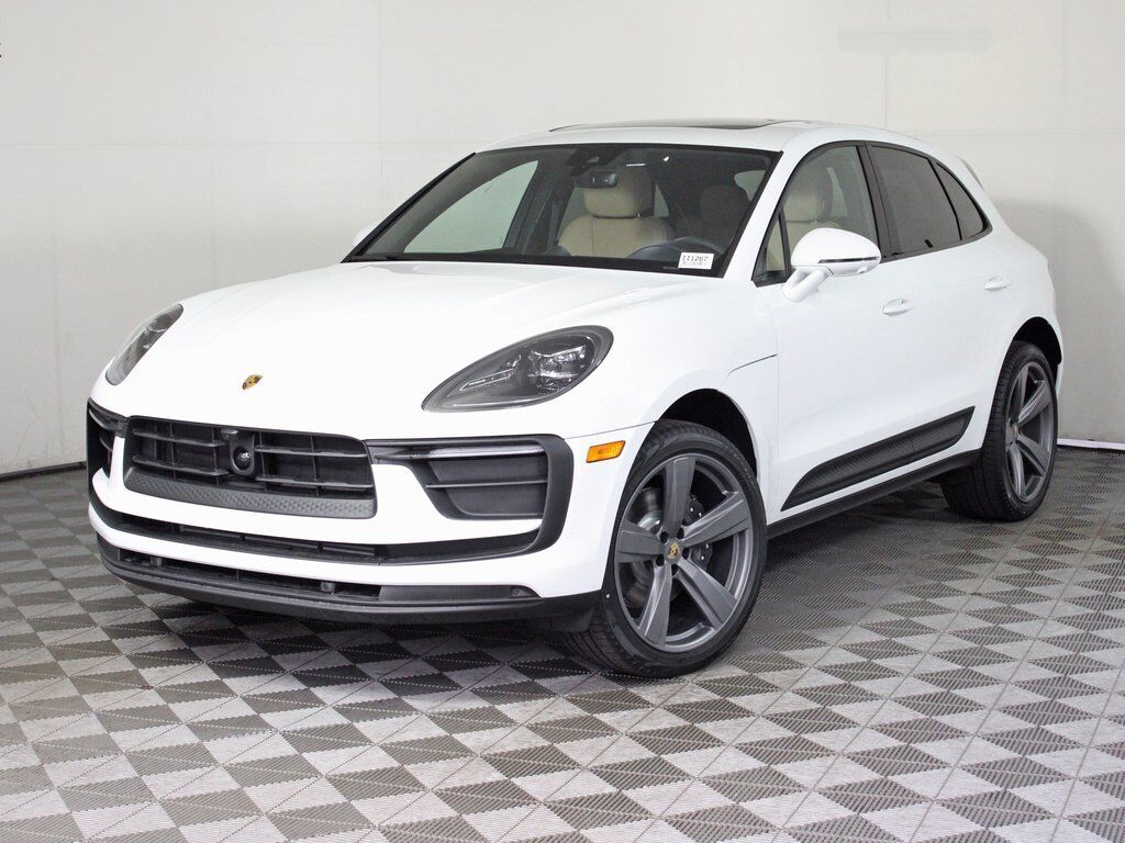 2025 PORSCHE Macan