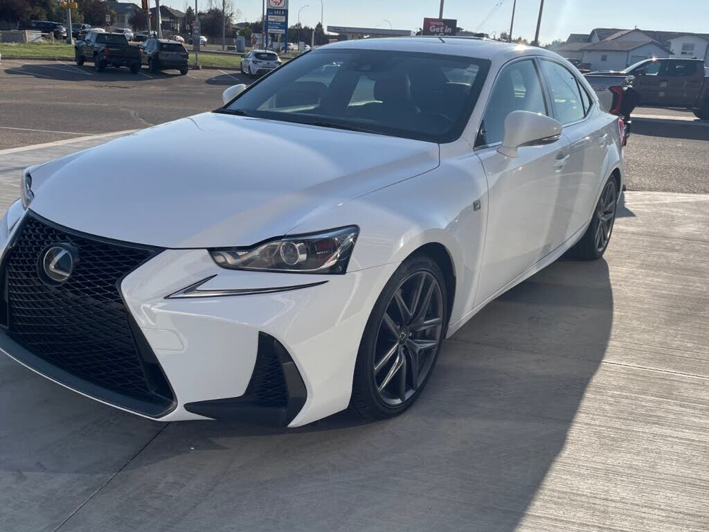 Lexus IS