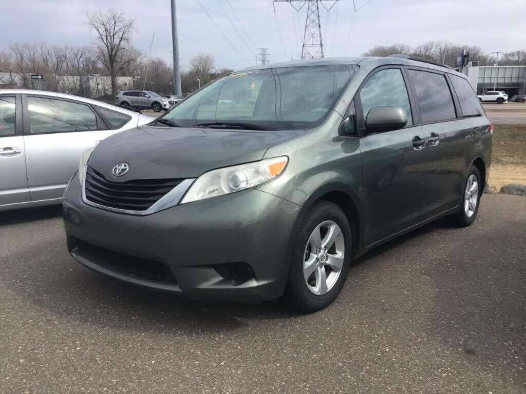 2012 TOYOTA Sienna