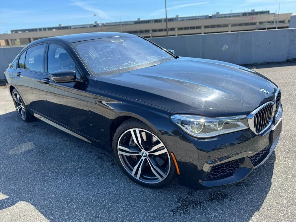 BMW 750i / B7