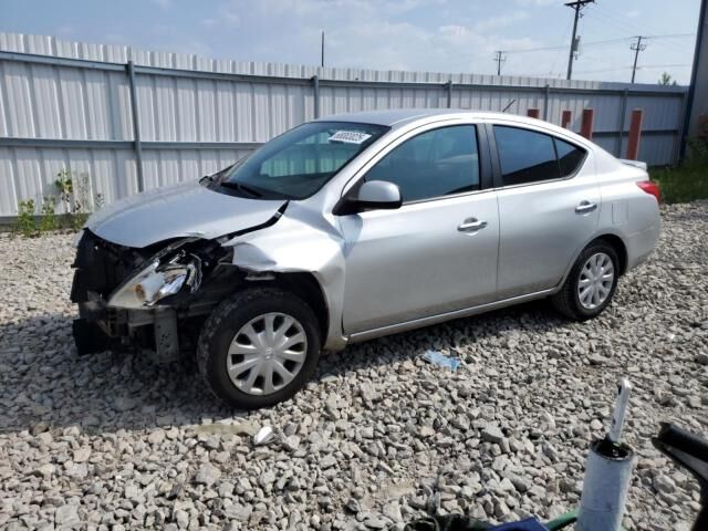 Nissan Versa