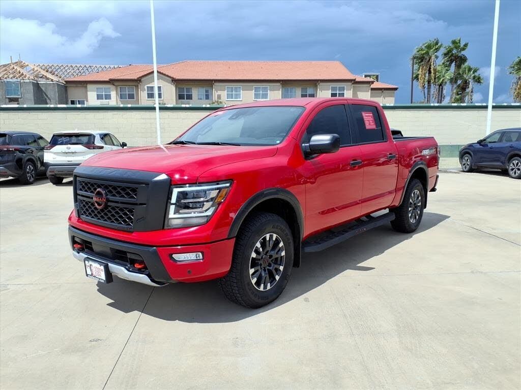 2024 NISSAN Titan
