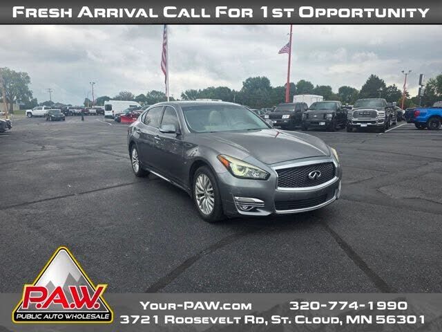 Infiniti Q70L