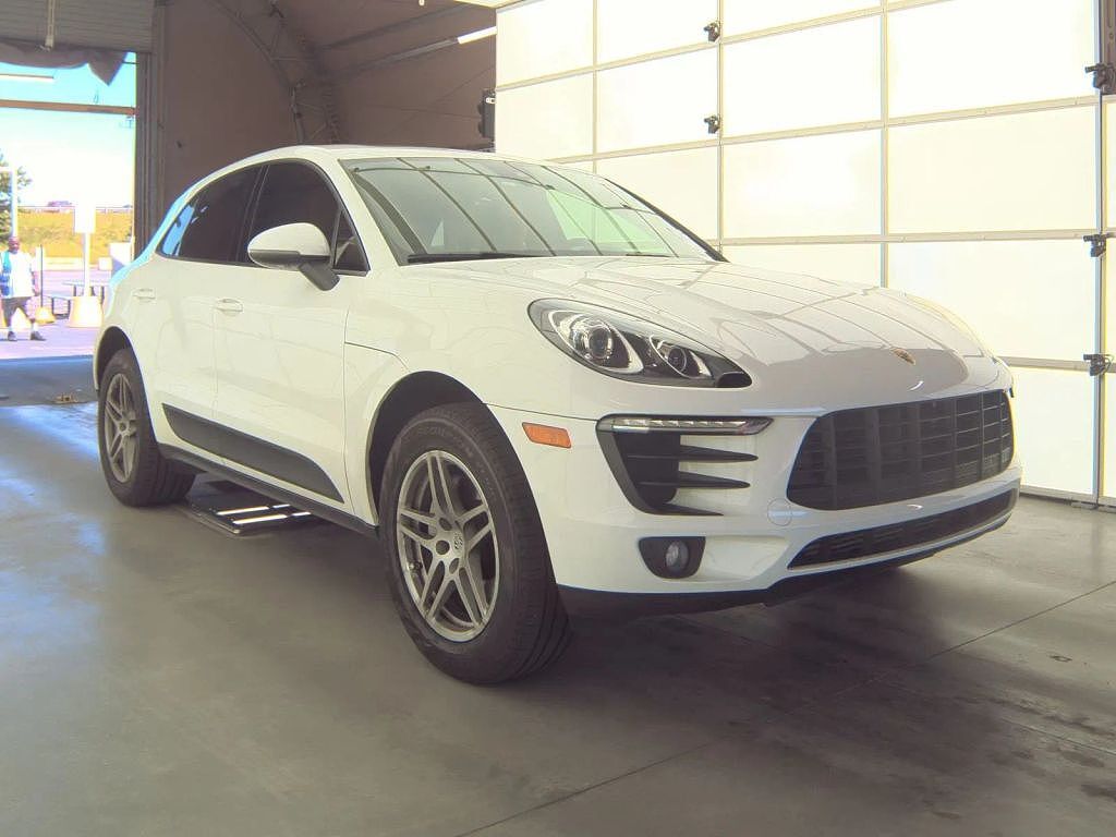 2018 PORSCHE Macan