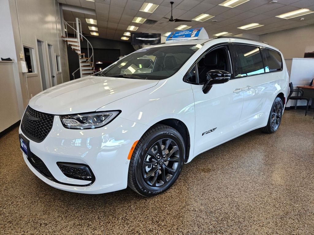2025 CHRYSLER Pacifica