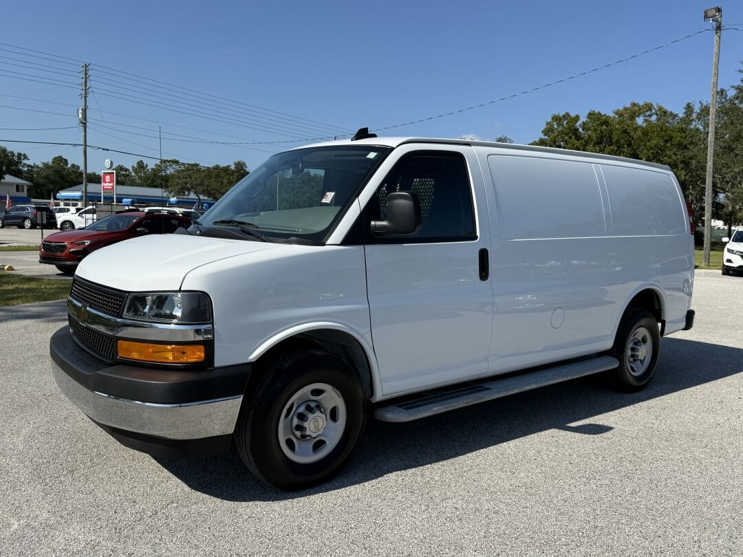 2024 CHEVROLET Express